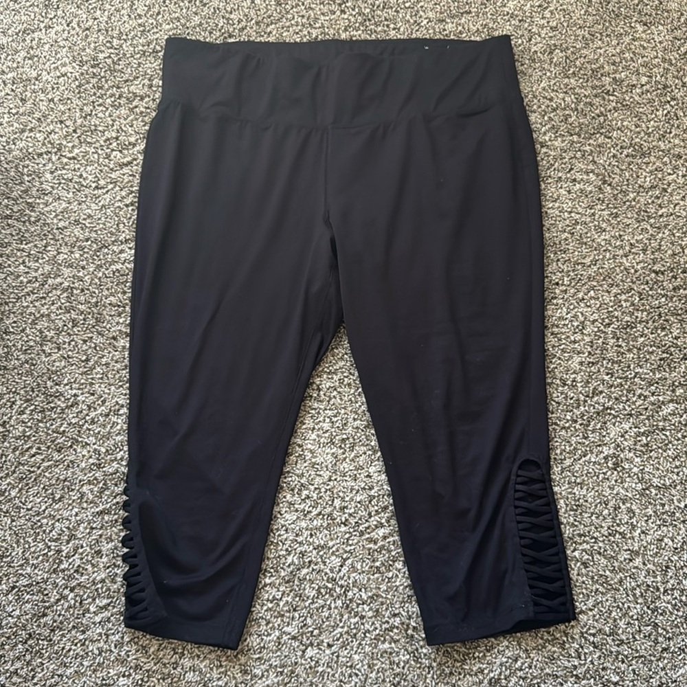 3/4 length black leggings from Lane Bryant. Size 22/24.